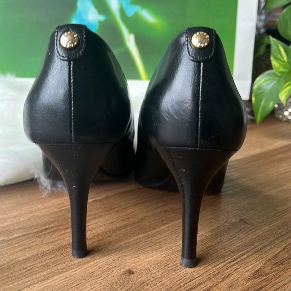 AUTHENTIC MICHAEL KORS PATENT LEATHER HEELS - Picture 4 of 6